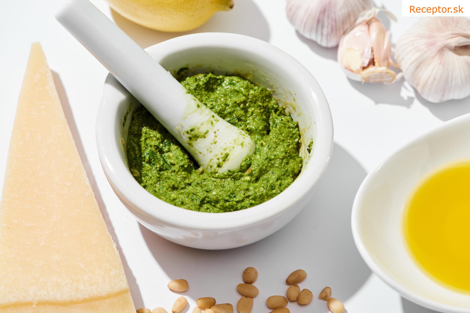 Cesnakové pesto
