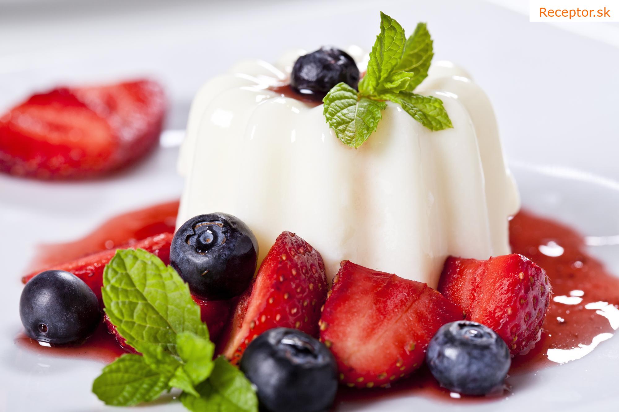 Jahodová panna cotta