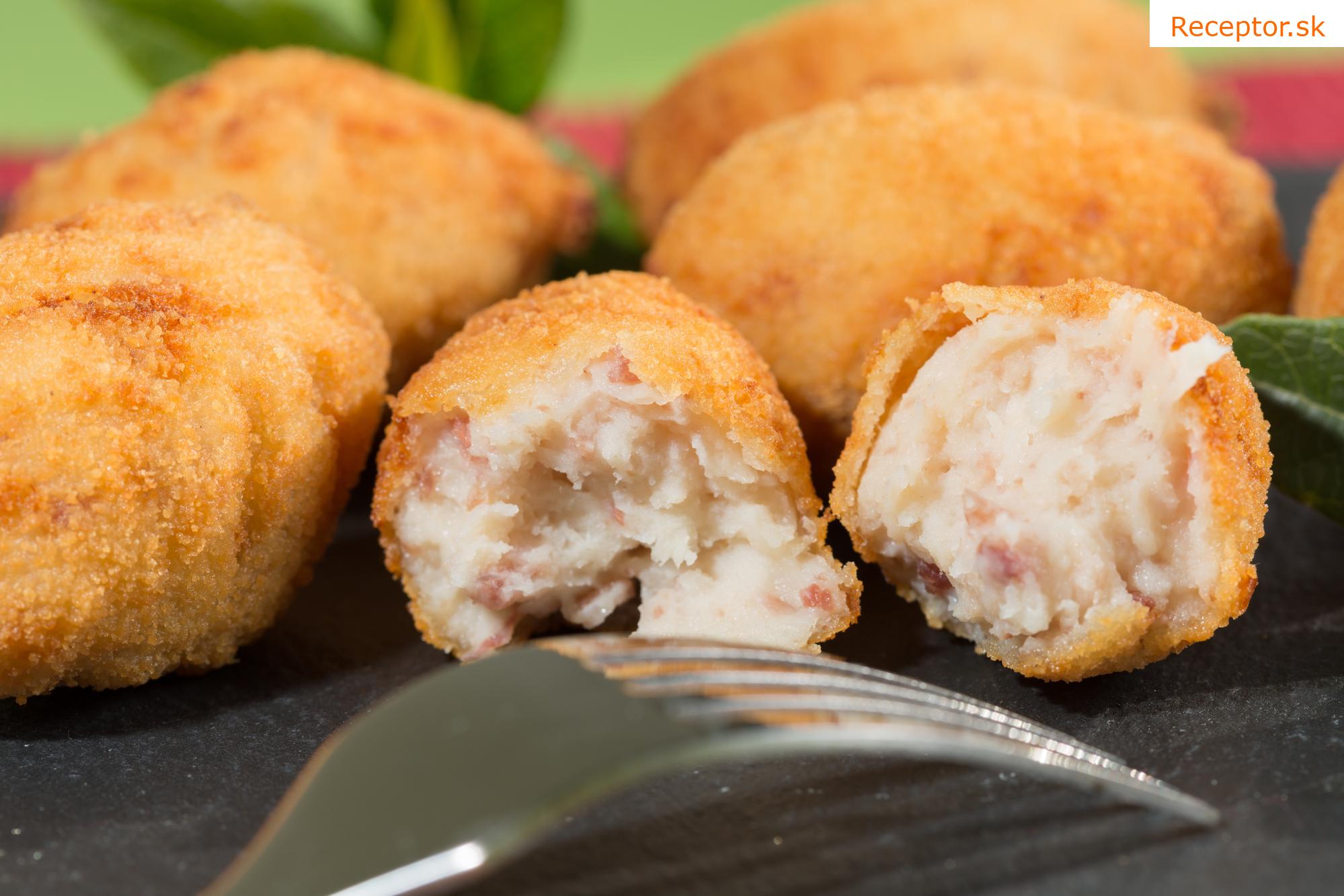 Kuracie krokety s červenou omáčkou