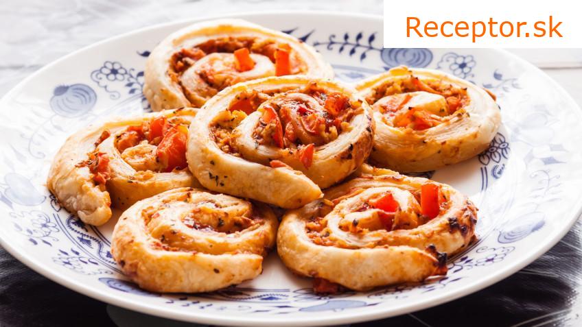 Pizza slimáky z domáceho cesta