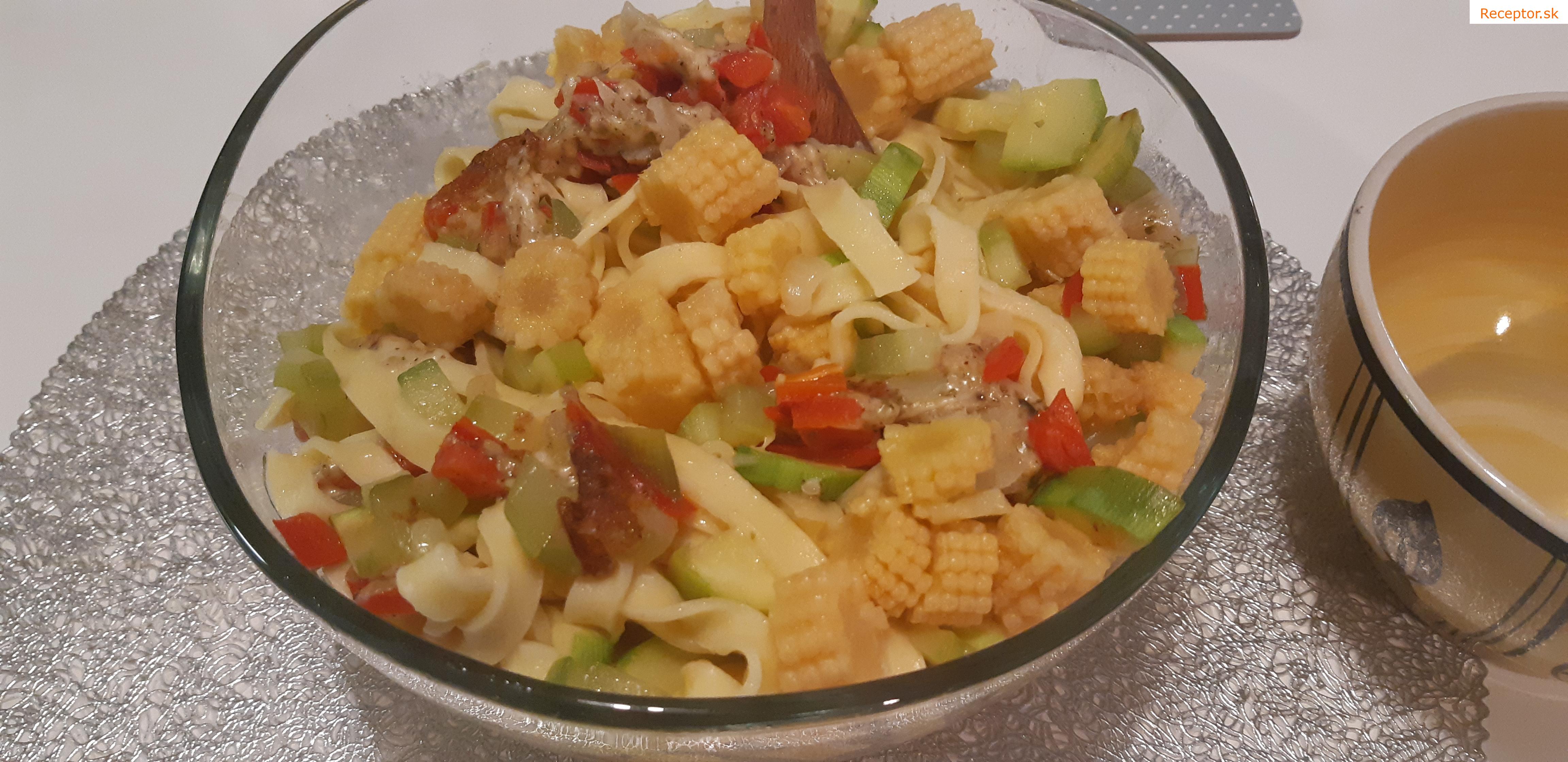 Tagliatelle s olivami a zeleninou