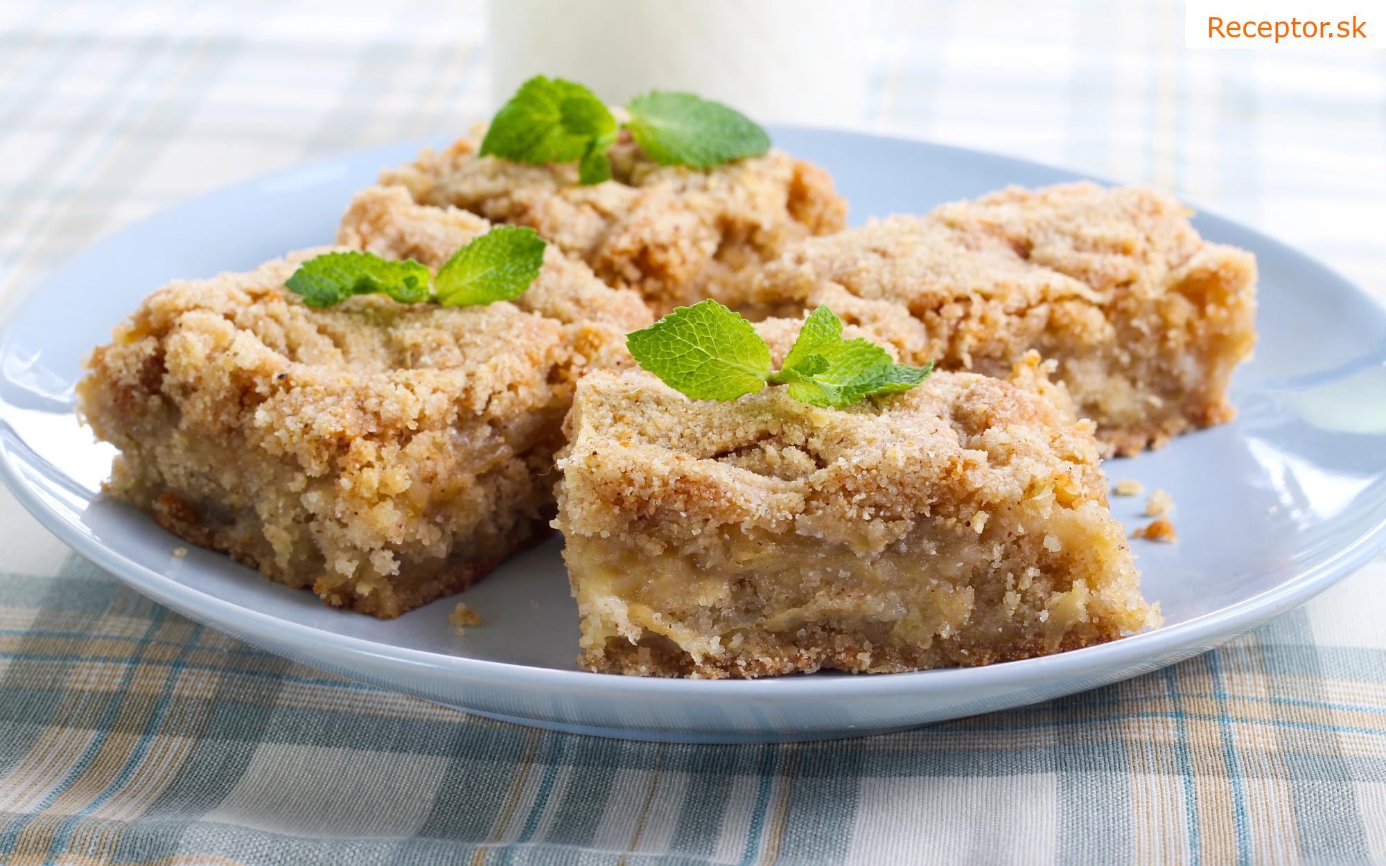 Tvarohový koláč s jablkami a škoricovou vôňou